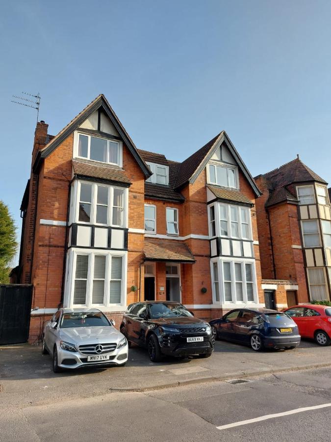 Moseley Mews Village Suites - Purple Бирмингем Экстерьер фото
