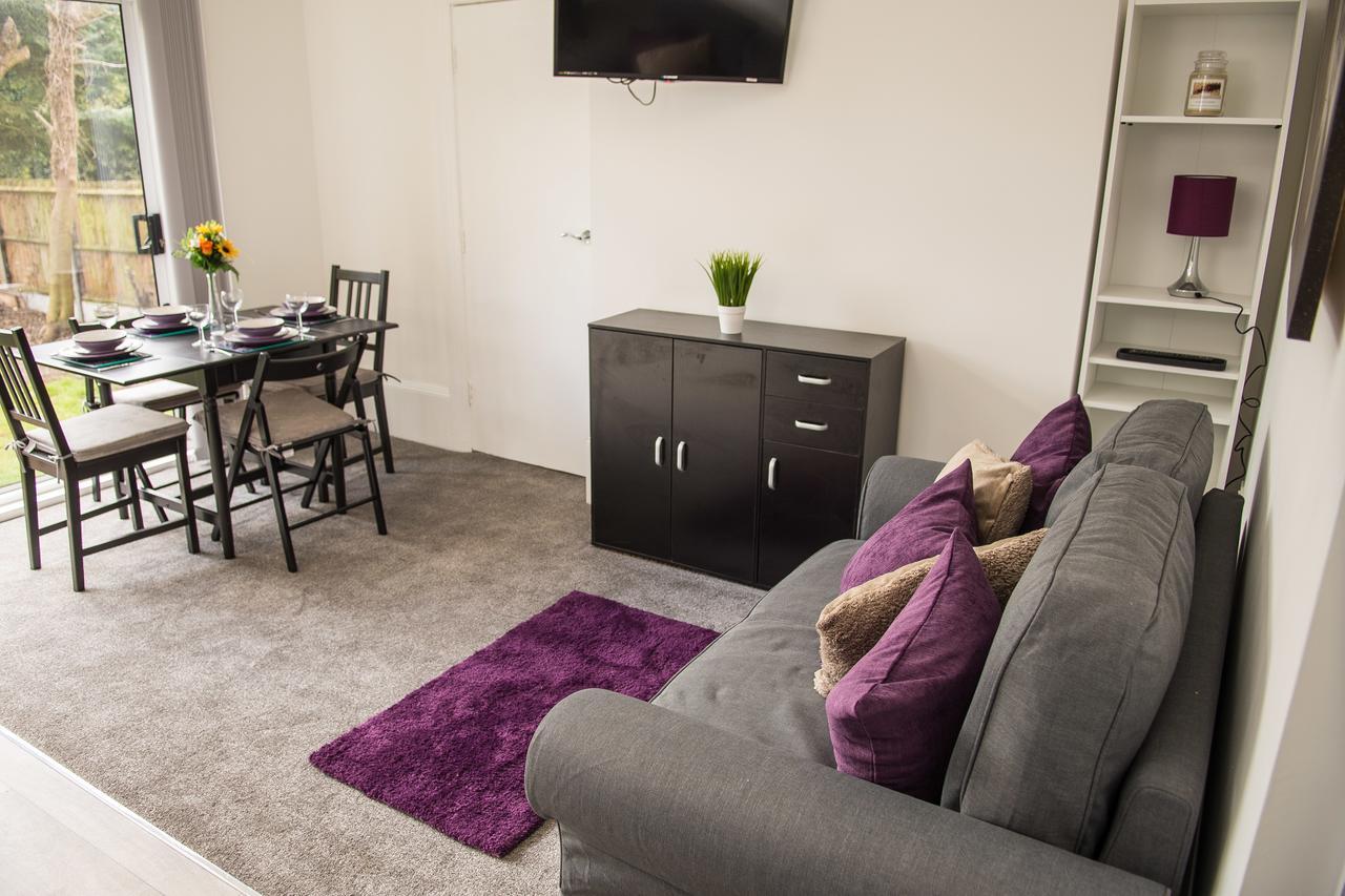 Moseley Mews Village Suites - Purple Бирмингем Экстерьер фото