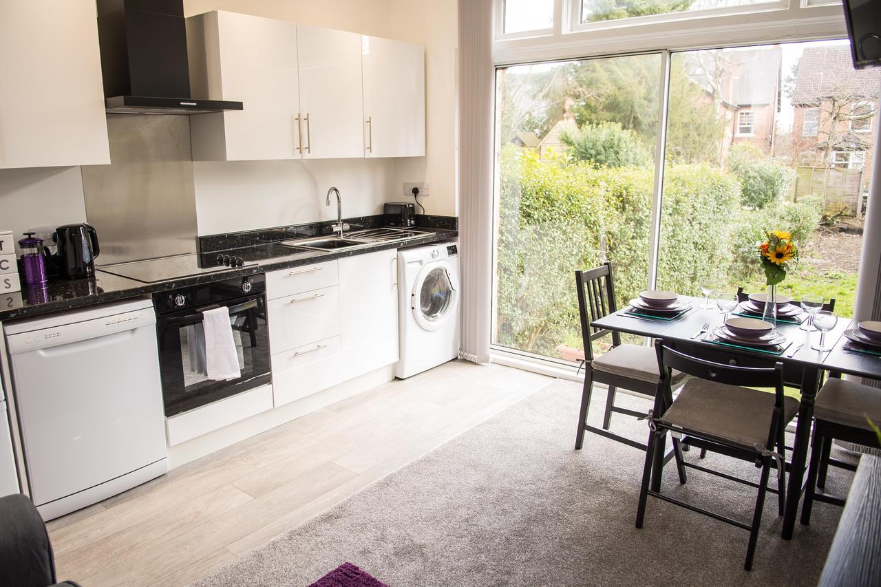 Moseley Mews Village Suites - Purple Бирмингем Экстерьер фото