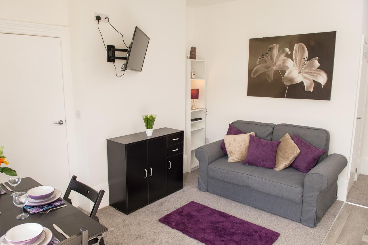 Moseley Mews Village Suites - Purple Бирмингем Экстерьер фото