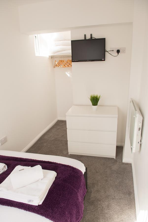 Moseley Mews Village Suites - Purple Бирмингем Экстерьер фото