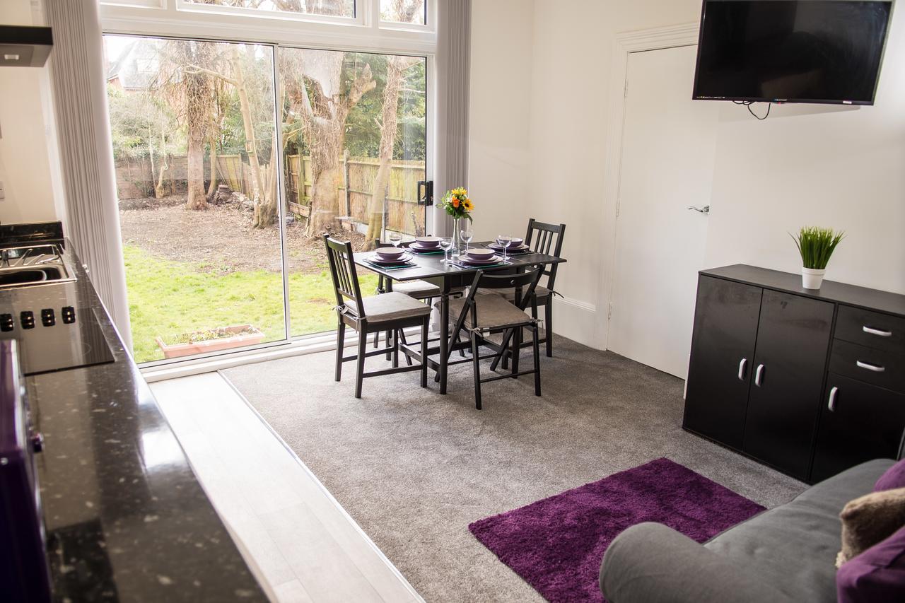 Moseley Mews Village Suites - Purple Бирмингем Экстерьер фото