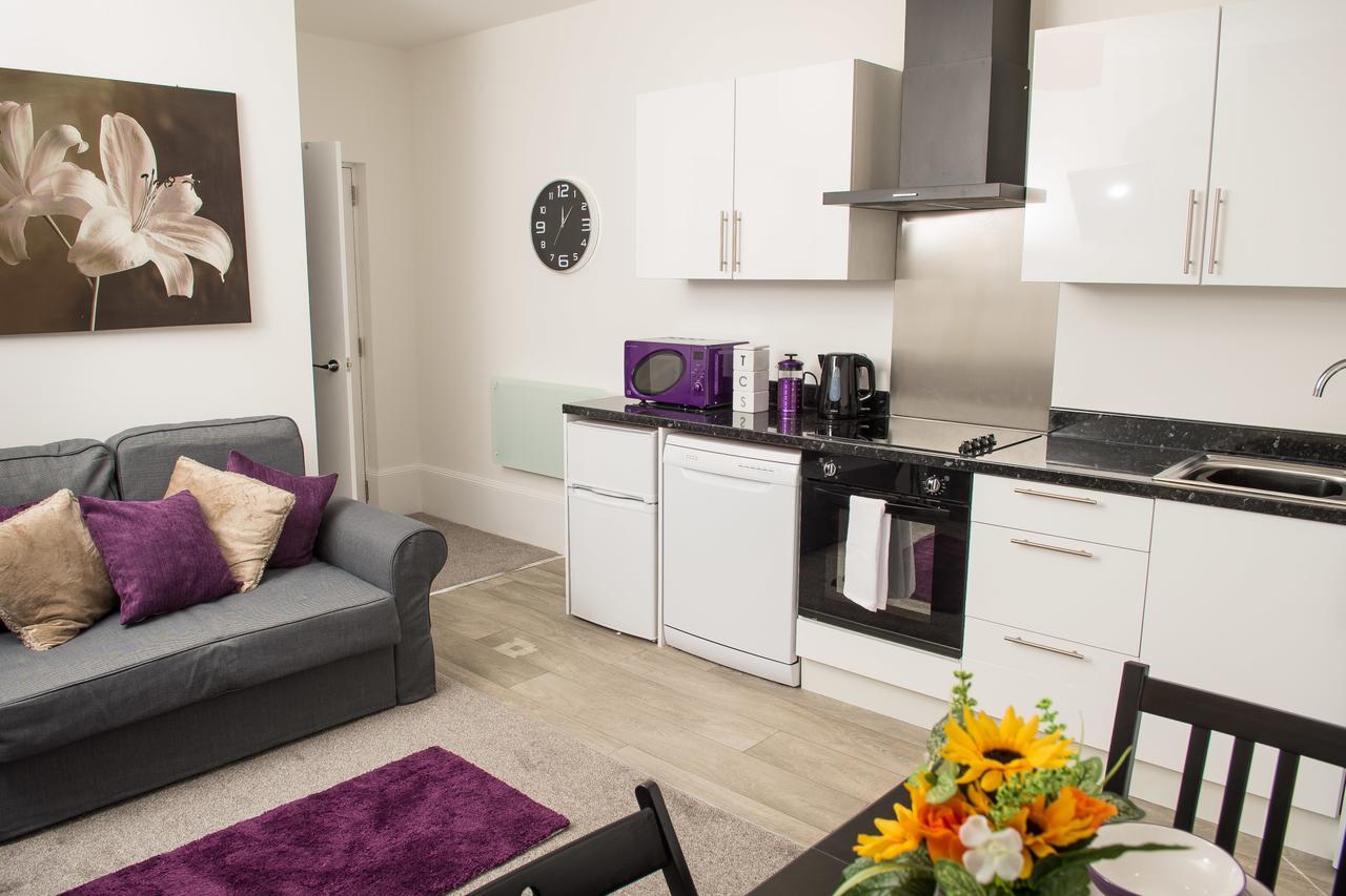 Moseley Mews Village Suites - Purple Бирмингем Экстерьер фото