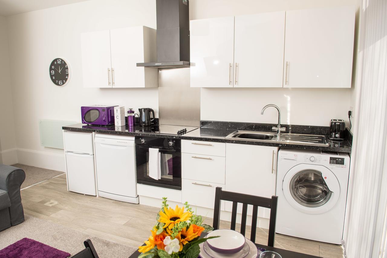 Moseley Mews Village Suites - Purple Бирмингем Экстерьер фото